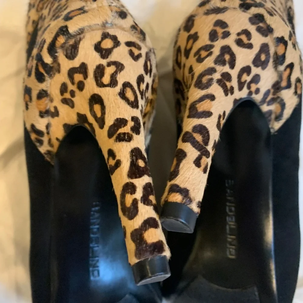 Bandolino Black/Leopard Suede/Nimal Hair Booties sz 8.5 M